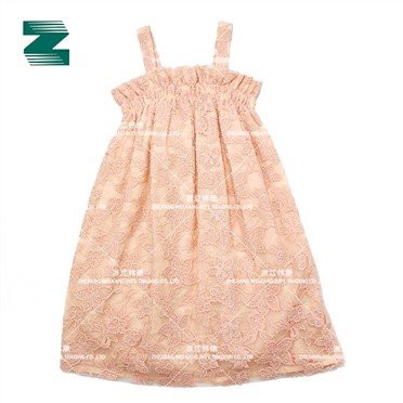 Klänning För Barn I Spetstyg Med Foder